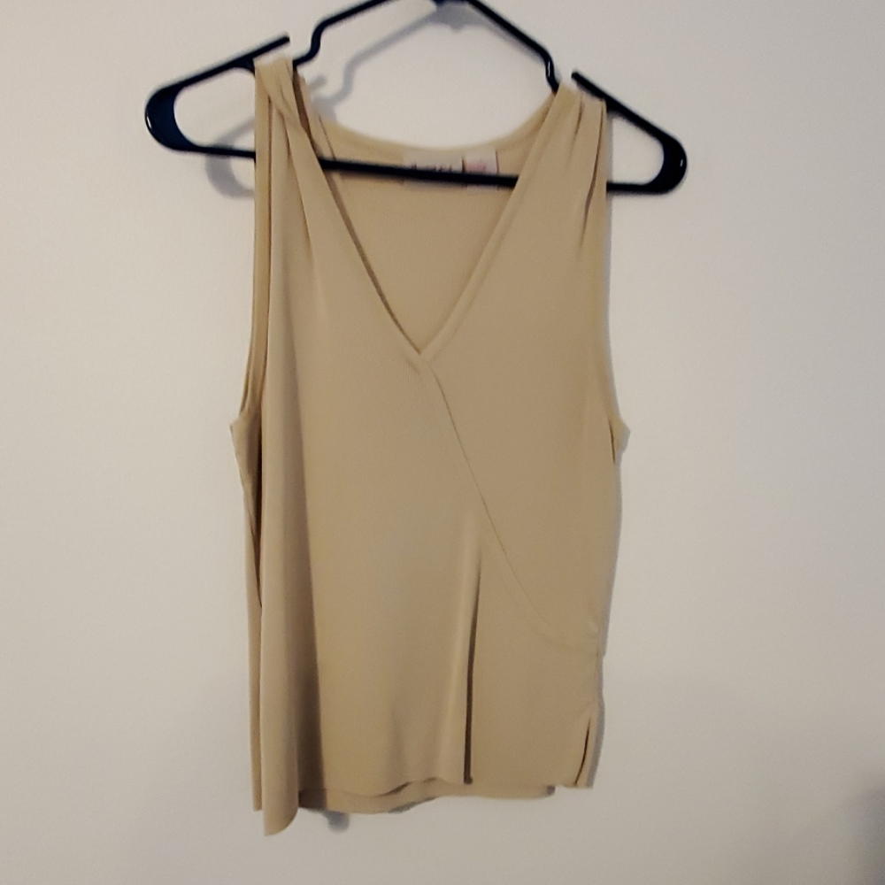 Tan tank